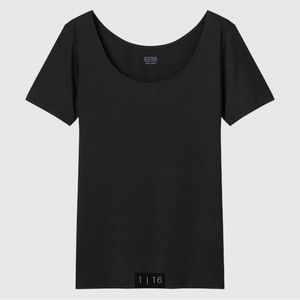 Brand New in Packaging Uniqlo HEATTECH Scoop Neck Short-Sleeve T-Shirt